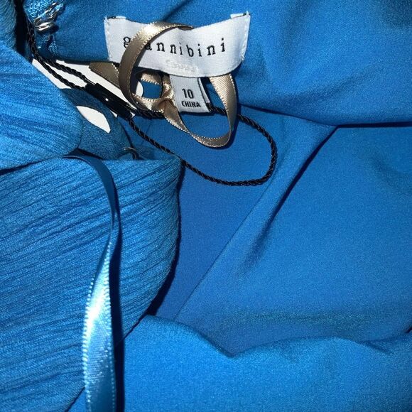 Gianni Bini x Jess Southern Lennon Crinkled Scoop Neck Bow Shoulder Dress - Picture 6 of 6